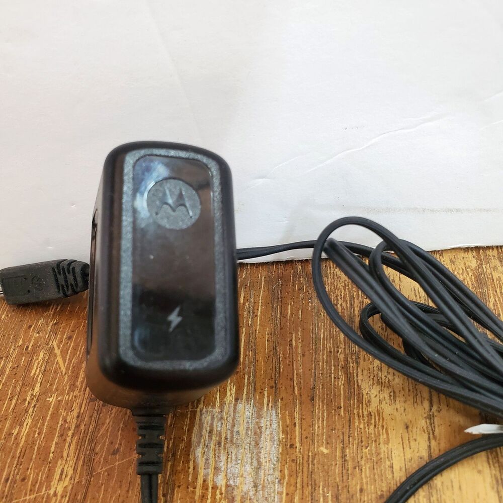 Motorola SPN5674A SSW-2285US Wall Charger AC Adapter 5V 500mA Micro USB Black